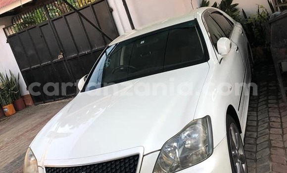 Nunua Ilio tumika Toyota Crown Nyeupe Gari ndani ya Dar es Salaam nchini Dar es Salaam Nunua Ilio tumika Toyota Crown Nyeupe Gari ndani ya Dar es Salaam nchini Dar es Salaam