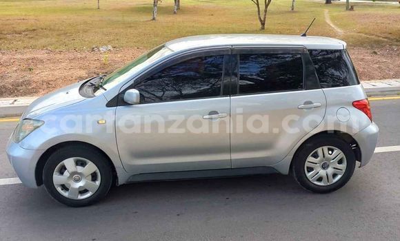 Buy Used Toyota IST Silver Car in Dar es Salaam in Dar es Salaam