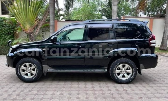 Nunua Ilio tumika Toyota Land Cruiser Prado Nyeusi Gari ndani ya Dar es Salaam nchini Dar es Salaam