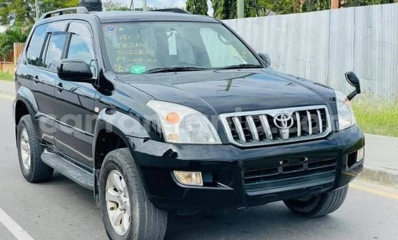 Nunua Ilio tumika Toyota Land Cruiser Prado Nyeusi Gari ndani ya Dar es Salaam nchini Dar es Salaam