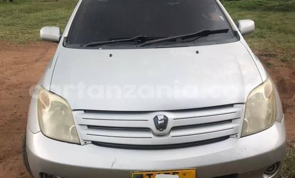 Buy Used Toyota IST Silver Car in Dar es Salaam in Dar es Salaam