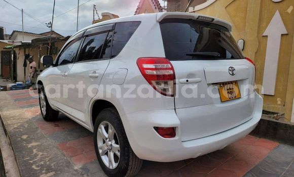 Buy Used Toyota RAV4 White Car in Dar es Salaam in Dar es Salaam Buy Used Toyota RAV4 White Car in Dar es Salaam in Dar es Salaam