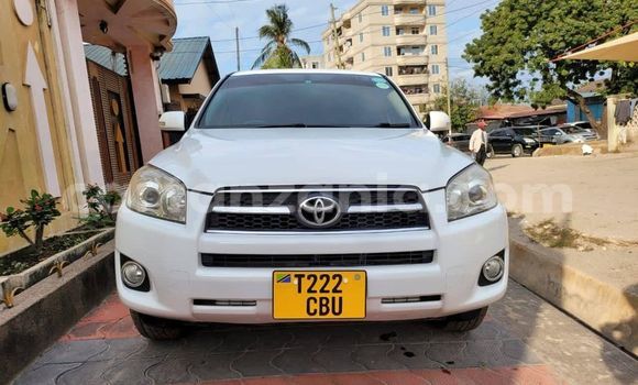 Buy Used Toyota RAV4 White Car in Dar es Salaam in Dar es Salaam Buy Used Toyota RAV4 White Car in Dar es Salaam in Dar es Salaam