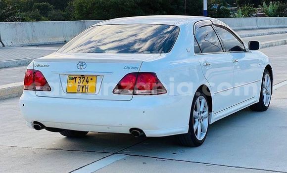 Buy Used Toyota Crown White Car in Dar es Salaam in Dar es Salaam Buy Used Toyota Crown White Car in Dar es Salaam in Dar es Salaam
