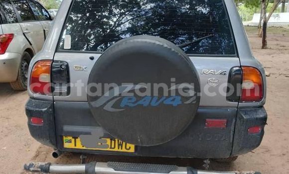 Nunua Ilio tumika Toyota RAV4 Fedha Gari ndani ya Dar es Salaam nchini Dar es Salaam Nunua Ilio tumika Toyota RAV4 Fedha Gari ndani ya Dar es Salaam nchini Dar es Salaam