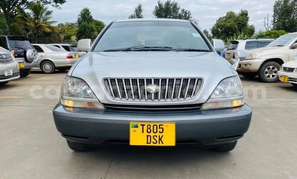 Nunua Ilio tumika Toyota Harrier Fedha Gari ndani ya Dar es Salaam nchini Dar es Salaam