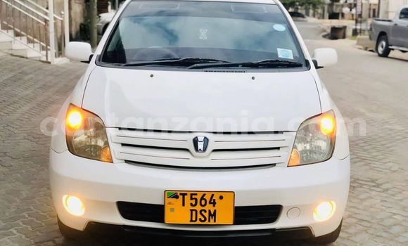 Buy Used Toyota IST White Car in Dar es Salaam in Dar es Salaam