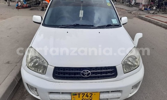 Buy Used Toyota RAV4 White Car in Dar es Salaam in Dar es Salaam
