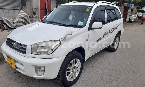 Buy Used Toyota RAV4 White Car in Dar es Salaam in Dar es Salaam Buy Used Toyota RAV4 White Car in Dar es Salaam in Dar es Salaam