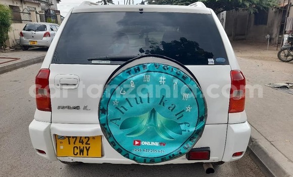 Buy Used Toyota RAV4 White Car in Dar es Salaam in Dar es Salaam Buy Used Toyota RAV4 White Car in Dar es Salaam in Dar es Salaam