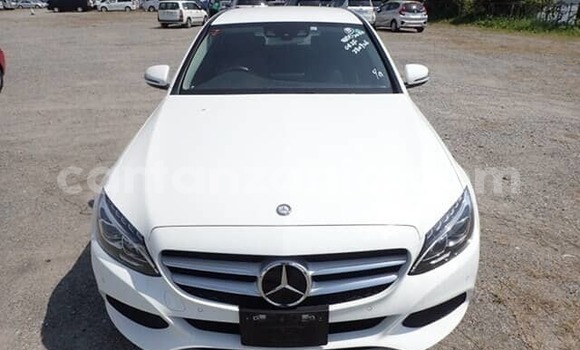 Nunua Mpya Mercedes-Benz C-Classe Nyeupe Gari ndani ya Dar es Salaam nchini Dar es Salaam Nunua Mpya Mercedes-Benz C-Classe Nyeupe Gari ndani ya Dar es Salaam nchini Dar es Salaam