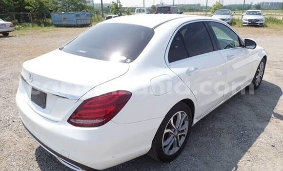 Nunua Mpya Mercedes-Benz C-Classe Nyeupe Gari ndani ya Dar es Salaam nchini Dar es Salaam Nunua Mpya Mercedes-Benz C-Classe Nyeupe Gari ndani ya Dar es Salaam nchini Dar es Salaam