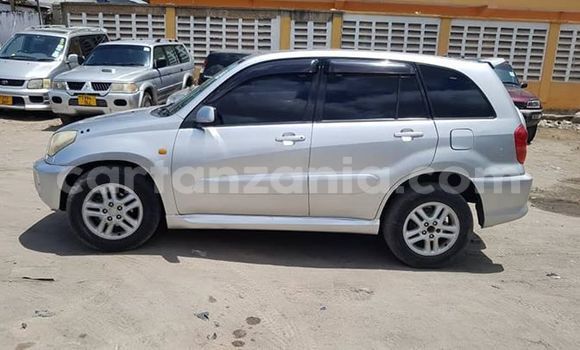 Nunua Ilio tumika Toyota RAV4 Fedha Gari ndani ya Dar es Salaam nchini Dar es Salaam Nunua Ilio tumika Toyota RAV4 Fedha Gari ndani ya Dar es Salaam nchini Dar es Salaam