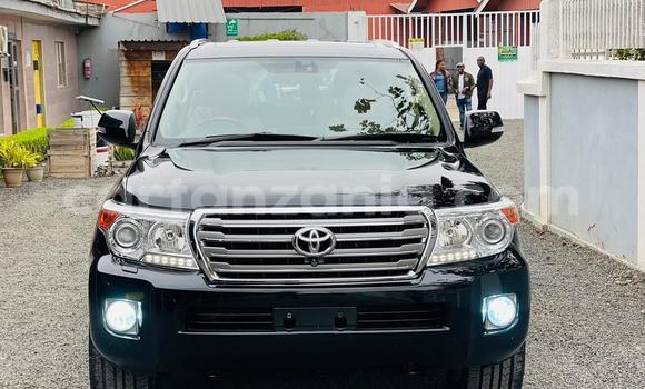 Nunua Imported Toyota Land Cruiser Nyeusi Gari ndani ya Dar es Salaam nchini Dar es Salaam Nunua Imported Toyota Land Cruiser Nyeusi Gari ndani ya Dar es Salaam nchini Dar es Salaam