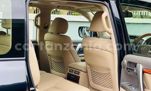 Nunua Imported Toyota Land Cruiser Nyeusi Gari ndani ya Dar es Salaam nchini Dar es Salaam Nunua Imported Toyota Land Cruiser Nyeusi Gari ndani ya Dar es Salaam nchini Dar es Salaam