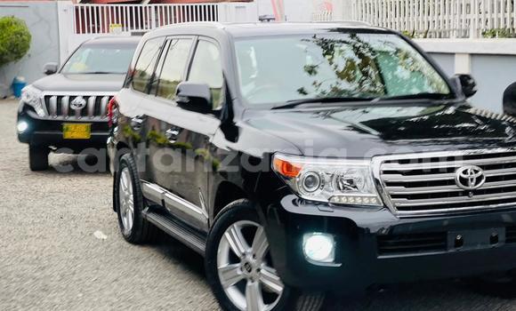 Nunua Imported Toyota Land Cruiser Nyeusi Gari ndani ya Dar es Salaam nchini Dar es Salaam Nunua Imported Toyota Land Cruiser Nyeusi Gari ndani ya Dar es Salaam nchini Dar es Salaam