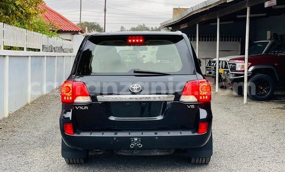 Nunua Imported Toyota Land Cruiser Nyeusi Gari ndani ya Dar es Salaam nchini Dar es Salaam Nunua Imported Toyota Land Cruiser Nyeusi Gari ndani ya Dar es Salaam nchini Dar es Salaam