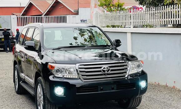 Nunua Imported Toyota Land Cruiser Nyeusi Gari ndani ya Dar es Salaam nchini Dar es Salaam Nunua Imported Toyota Land Cruiser Nyeusi Gari ndani ya Dar es Salaam nchini Dar es Salaam