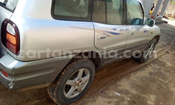 Nunua Ilio tumika Toyota RAV4 Nyeupe Gari ndani ya Dar es Salaam nchini Dar es Salaam Nunua Ilio tumika Toyota RAV4 Nyeupe Gari ndani ya Dar es Salaam nchini Dar es Salaam