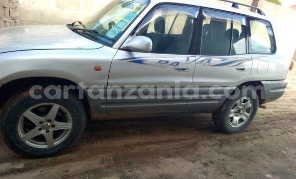 Nunua Ilio tumika Toyota RAV4 Nyeupe Gari ndani ya Dar es Salaam nchini Dar es Salaam Nunua Ilio tumika Toyota RAV4 Nyeupe Gari ndani ya Dar es Salaam nchini Dar es Salaam