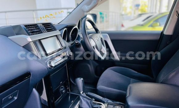 Nunua Imported Toyota Land Cruiser Prado Nyeusi Gari ndani ya Dar es Salaam nchini Dar es Salaam Nunua Imported Toyota Land Cruiser Prado Nyeusi Gari ndani ya Dar es Salaam nchini Dar es Salaam