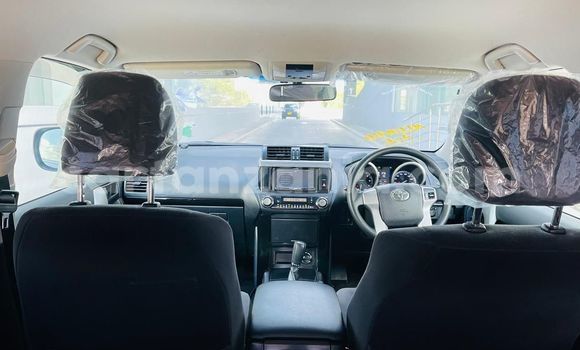 Nunua Imported Toyota Land Cruiser Prado Nyeusi Gari ndani ya Dar es Salaam nchini Dar es Salaam Nunua Imported Toyota Land Cruiser Prado Nyeusi Gari ndani ya Dar es Salaam nchini Dar es Salaam