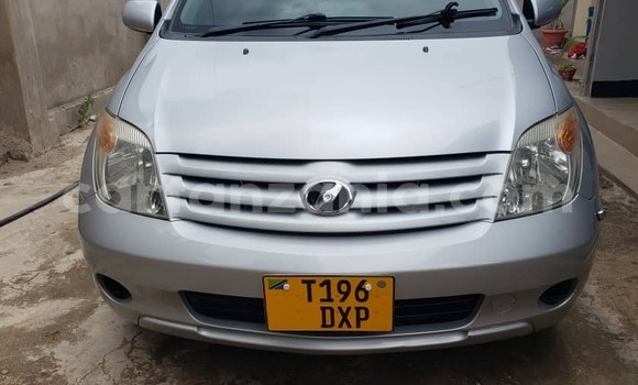 Nunua Ilio tumika Toyota IST Fedha Gari ndani ya Dar es Salaam nchini Dar es Salaam
