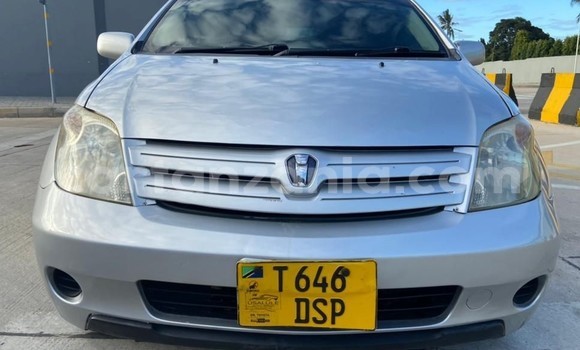 Buy Used Toyota IST Silver Car in Dar es Salaam in Dar es Salaam