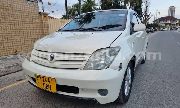Buy Used Toyota IST White Car in Dar es Salaam in Dar es Salaam Buy Used Toyota IST White Car in Dar es Salaam in Dar es Salaam