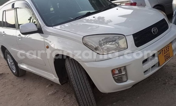 Buy Used Toyota RAV4 White Car in Dar es Salaam in Dar es Salaam