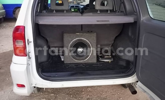 Nunua Ilio tumika Toyota RAV4 Nyeupe Gari ndani ya Dar es Salaam nchini Dar es Salaam Nunua Ilio tumika Toyota RAV4 Nyeupe Gari ndani ya Dar es Salaam nchini Dar es Salaam
