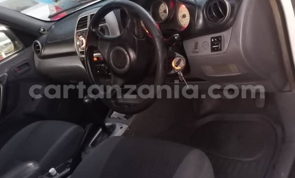 Nunua Ilio tumika Toyota RAV4 Nyeupe Gari ndani ya Dar es Salaam nchini Dar es Salaam Nunua Ilio tumika Toyota RAV4 Nyeupe Gari ndani ya Dar es Salaam nchini Dar es Salaam