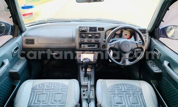 Nunua Ilio tumika Toyota RAV4 Bluu Gari ndani ya Dar es Salaam nchini Dar es Salaam Nunua Ilio tumika Toyota RAV4 Bluu Gari ndani ya Dar es Salaam nchini Dar es Salaam