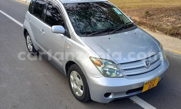 Buy Used Toyota IST Silver Car in Dar es Salaam in Dar es Salaam