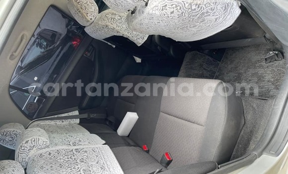 Nunua Ilio tumika Toyota IST Fedha Gari ndani ya Dar es Salaam nchini Dar es Salaam Nunua Ilio tumika Toyota IST Fedha Gari ndani ya Dar es Salaam nchini Dar es Salaam