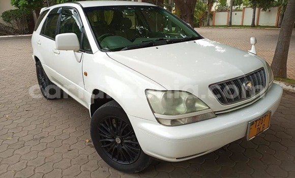 Buy Used Toyota Harrier White Car in Dar es Salaam in Dar es Salaam