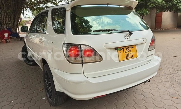 Nunua Ilio tumika Toyota Harrier Nyeupe Gari ndani ya Dar es Salaam nchini Dar es Salaam Nunua Ilio tumika Toyota Harrier Nyeupe Gari ndani ya Dar es Salaam nchini Dar es Salaam