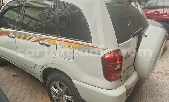 Buy Used Toyota RAV4 White Car in Dar es Salaam in Dar es Salaam Buy Used Toyota RAV4 White Car in Dar es Salaam in Dar es Salaam