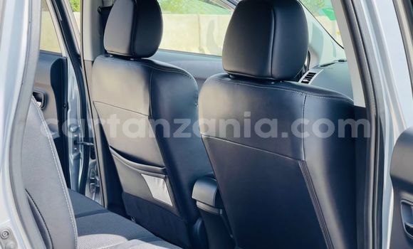 Nunua Imported Mitsubishi Outlander Fedha Gari ndani ya Dar es Salaam nchini Dar es Salaam Nunua Imported Mitsubishi Outlander Fedha Gari ndani ya Dar es Salaam nchini Dar es Salaam