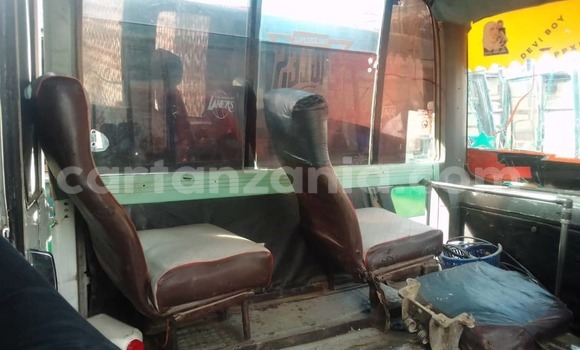 Buy Used Nissan Skyline Crossover White Car in Dar es Salaam in Dar es Salaam