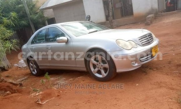 Nunua Ilio tumika Mercedes-Benz C-Classe Fedha Gari ndani ya Dar es Salaam nchini Dar es Salaam Nunua Ilio tumika Mercedes-Benz C-Classe Fedha Gari ndani ya Dar es Salaam nchini Dar es Salaam