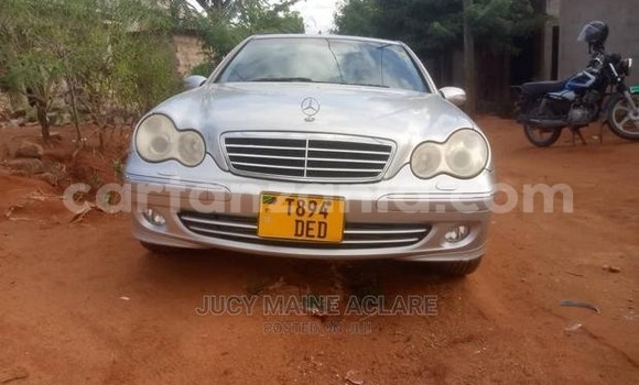 Nunua Ilio tumika Mercedes-Benz C-Classe Fedha Gari ndani ya Dar es Salaam nchini Dar es Salaam Nunua Ilio tumika Mercedes-Benz C-Classe Fedha Gari ndani ya Dar es Salaam nchini Dar es Salaam