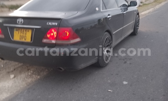 Buy Used Toyota Crown Black Car in Dar es Salaam in Dar es Salaam