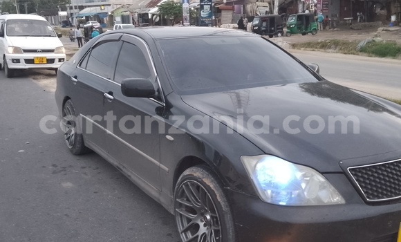 Nunua Ilio tumika Toyota Crown Nyeusi Gari ndani ya Dar es Salaam nchini Dar es Salaam Nunua Ilio tumika Toyota Crown Nyeusi Gari ndani ya Dar es Salaam nchini Dar es Salaam