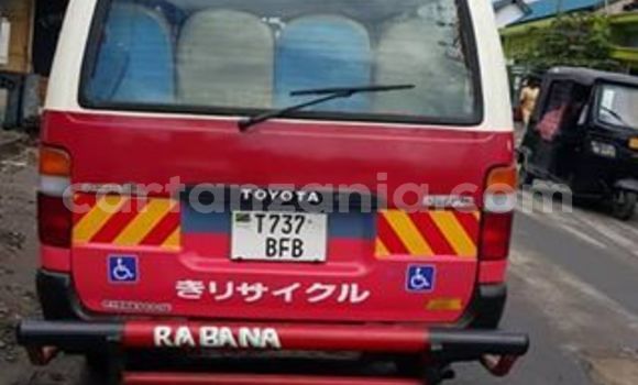 Buy Used Toyota Hiace Red Car in Dar es Salaam in Dar es Salaam Buy Used Toyota Hiace Red Car in Dar es Salaam in Dar es Salaam