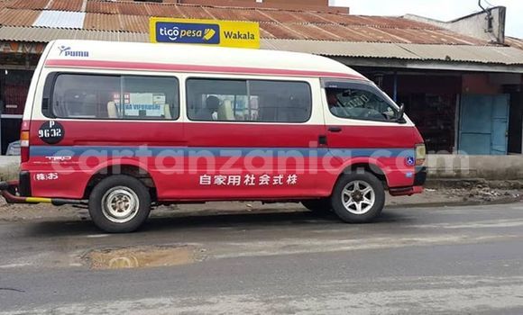 Buy Used Toyota Hiace Red Car in Dar es Salaam in Dar es Salaam Buy Used Toyota Hiace Red Car in Dar es Salaam in Dar es Salaam