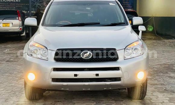 Nunua Ilio tumika Toyota RAV4 Fedha Gari ndani ya Dar es Salaam nchini Dar es Salaam