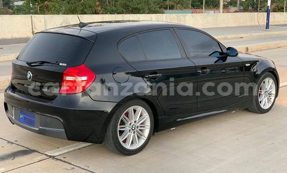 Nunua Ilio tumika BMW 1-Series Nyeusi Gari ndani ya Dar es Salaam nchini Dar es Salaam