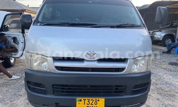Buy Used Toyota Hiace Silver Car in Dar es Salaam in Dar es Salaam Buy Used Toyota Hiace Silver Car in Dar es Salaam in Dar es Salaam