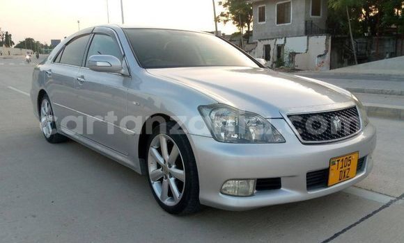 Buy Used Toyota Crown Silver Car in Dar es Salaam in Dar es Salaam